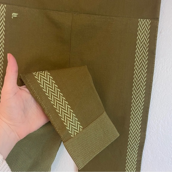 Fabletics Green Performance Leggings - Picture 6 of 7